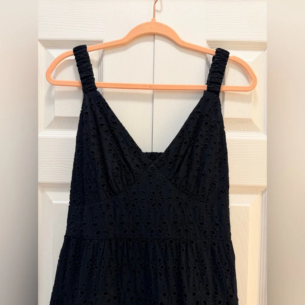 Abercrombie & Fitch flattering purchase detailing